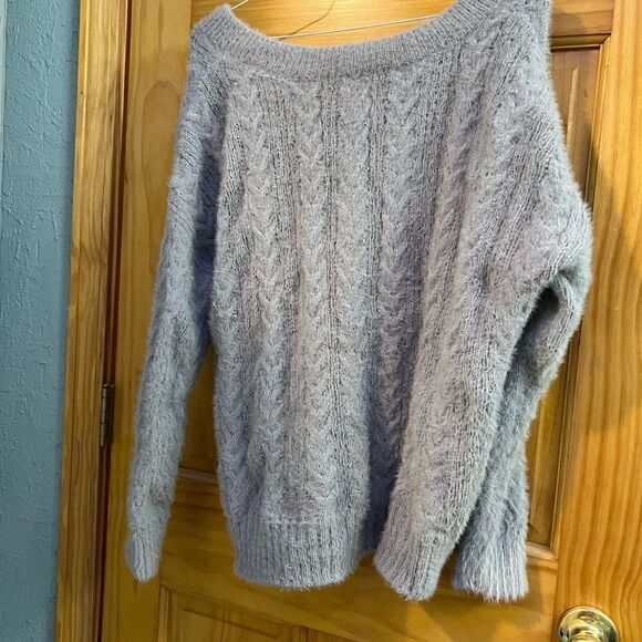 Beautiful like new Lucky Brand gray cozy sweater size M - Picture 6 of 9